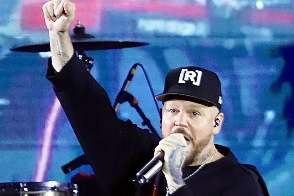 Amplifica Residente en Zócalo, ante 180 mil personas, mensajes por la libertad y la educación y contra el genocidio en Gaza.