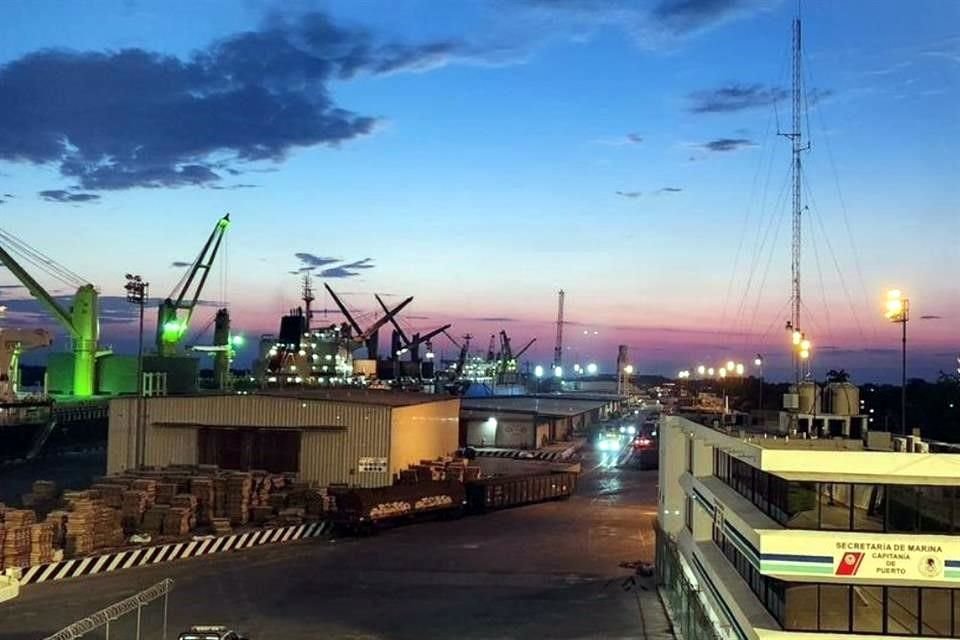 Aspecto de la Aduana de Tampico donde los marinos recibían sobornos por permitir la descarga de buques con huachicol.