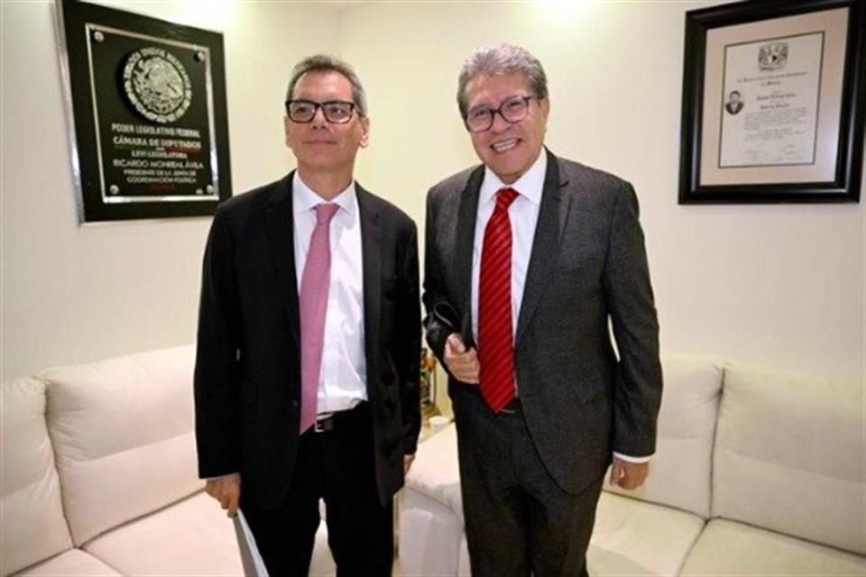 Previo a la entrega del paquete económico 2026, el Secretario de Hacienda, Edgar Amador, se reunión con el diputado Ricardo Monreal.
