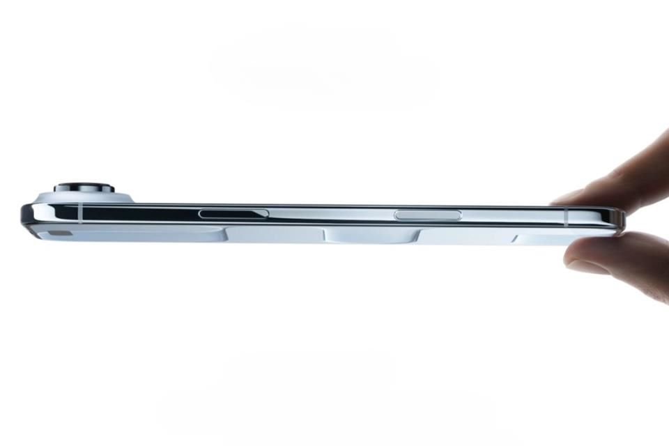 El nuevo iPhone Air estará disponible en colores Space Black, Cloud withe, Light Gold y Sky Blue.