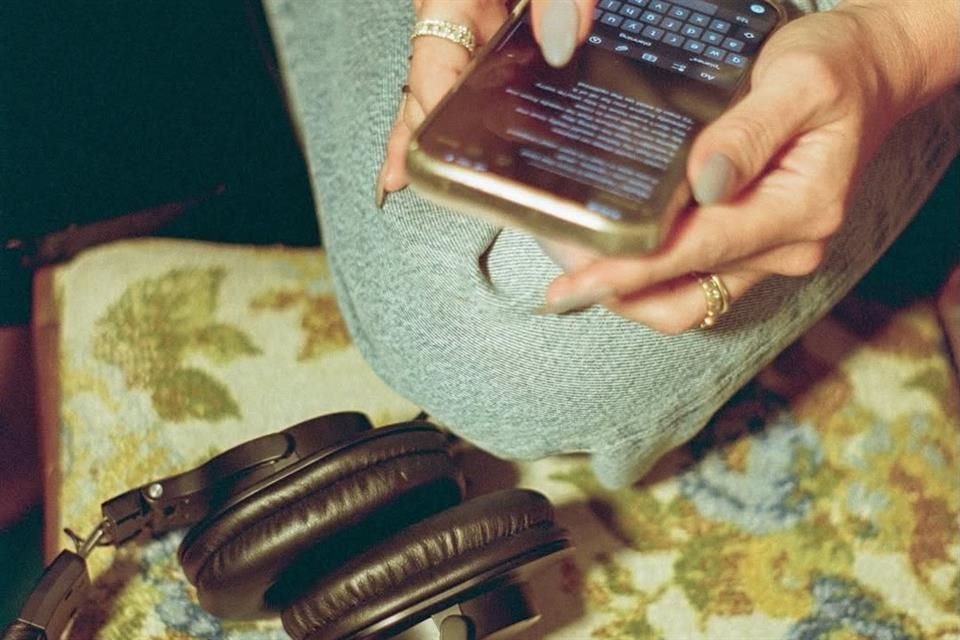 La ex estrella de Lizzie McGuire y Younger también compartió la noticia en su cuenta oficial de Instagram y el resto de sus redes sociales, aunque ofreció menos detalles a sus fans.