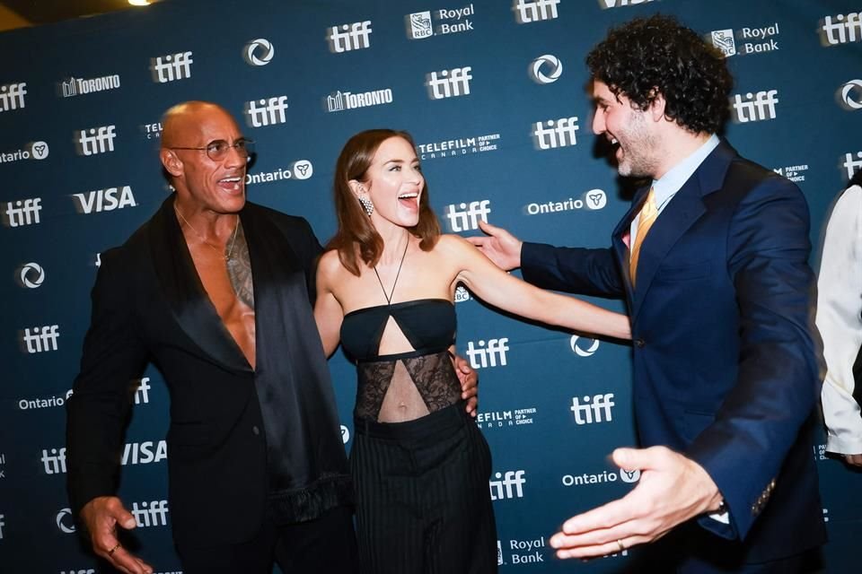 Además de actriz, Blunt se desempeña como mamá, esposa, amiga y esa persona que siempre se apunta para realizar actividades extracurriculares para amigas.