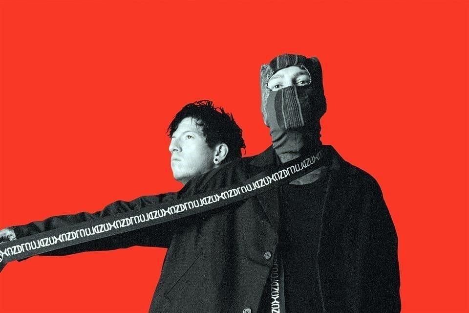 Como prueba, la demanda incluye decenas de páginas de fotos que comparan la mercancía oficial con los supuestos productos falsificados vendidos en Temu.