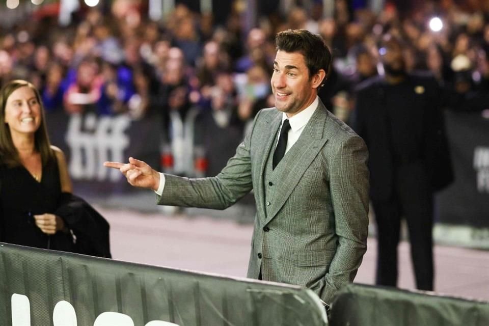 Según estimaciones de los organizadores, entre los 11 días de festival asisten al menos 400 mil personas, mientras que el programa anual alcanza los 700 mil espectadores.