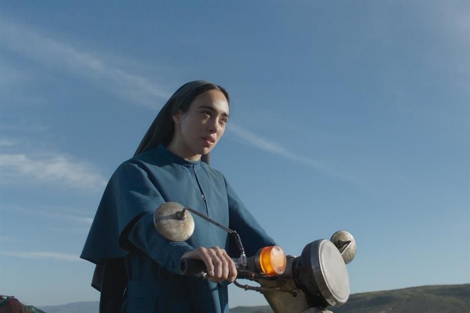 'Oca' explora los pensamientos y deseos de Rafaela, una joven monja interpretada por Natalia Solián.