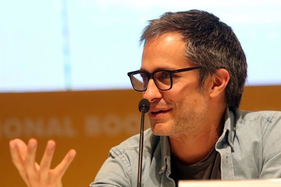 García Bernal formará parte del equipo Porsche como piloto en algunas etapas de la carrera, en la que también se sumará el piloto alemán Timo Bernhard.