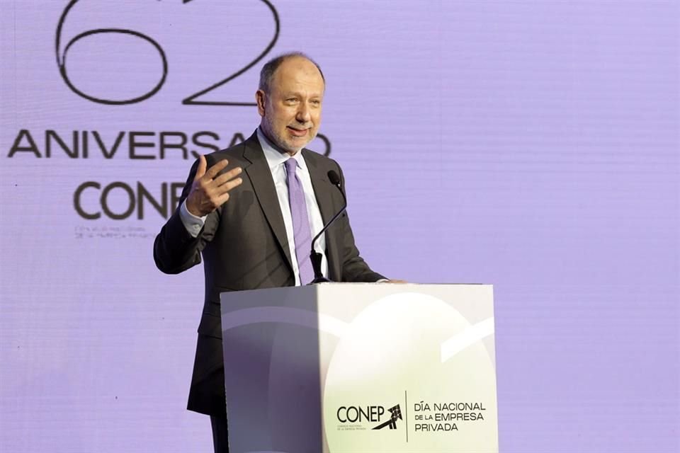 Arancel de 50% que planea imponer México a automóviles chino es insuficiente y apenas 'les haría cosquillas', afirmó ex Embajador de México.