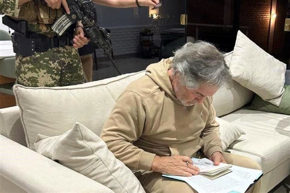 En una casa de lujo en Asunción, agentes paraguayos detuvieron a Hernán Bermúdez Requena, exsecretario de Seguridad de Tabasco, señalado como presunto líder del grupo criminal 'La Barredora'.