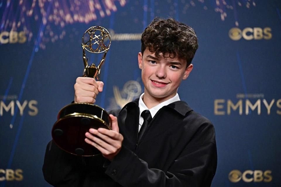 Owen Cooper de 15 años, se convirtió en el ganador más joven del Emmy como Actor de Reparto por Adolescence.