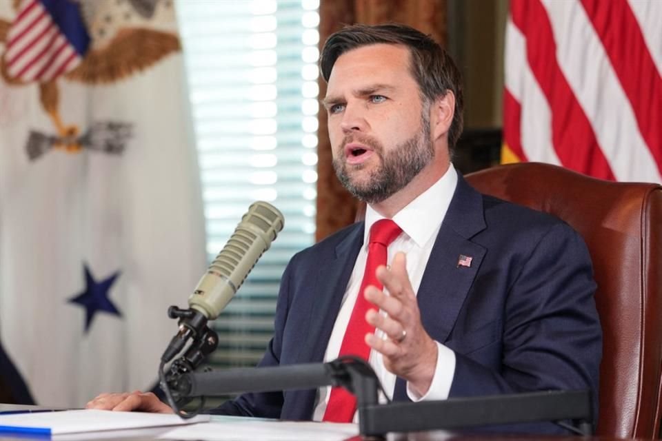 El Vicepresidente JD Vance condujo el podcast de Charlie Kirk, el 15 de septiembre del 2025.