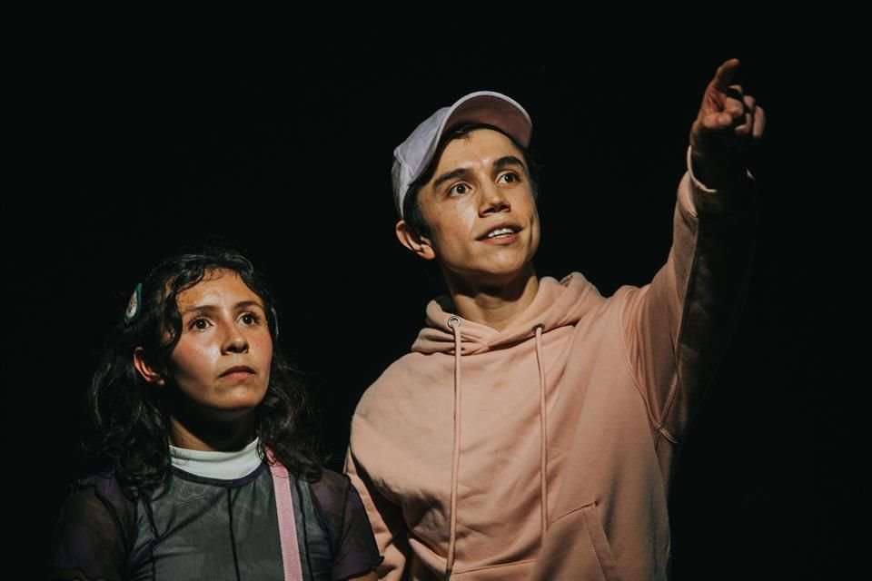 Lu y Paco son amigos, y juntos habrán de explorar claroscuros.