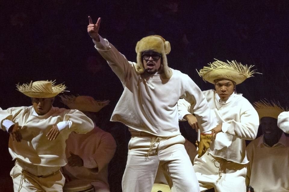 Bad Bunny suma 12 nominaciones al Latin Grammy de este año; le siguen de cerca Ca7riel y Paco Amoroso con 10 menciones.