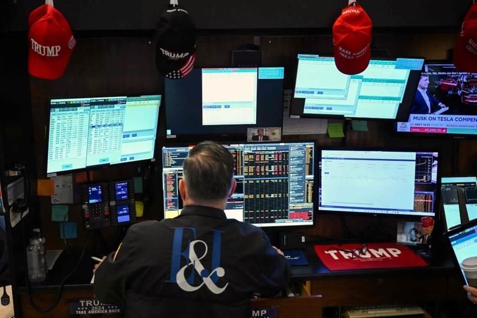 El S&P 500 ganó un 0.78%, para terminar en 6 mil 389.75 puntos; el Nasdaq Composite subió un 0.98%, a 21 mil 450.02; y el Dow Jones avanzó 219.69 puntos, o un 0.47%, a 44 mil 188.33 enteros.