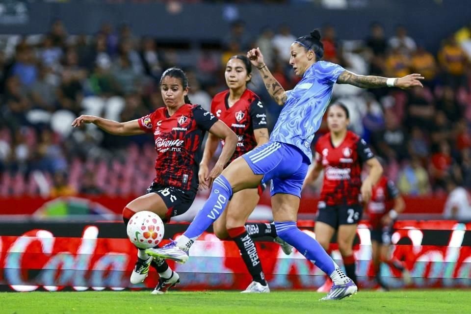 Repasa las imágenes del triunfo de Tigres Femenil sobre las Rojinegras del Atlas.