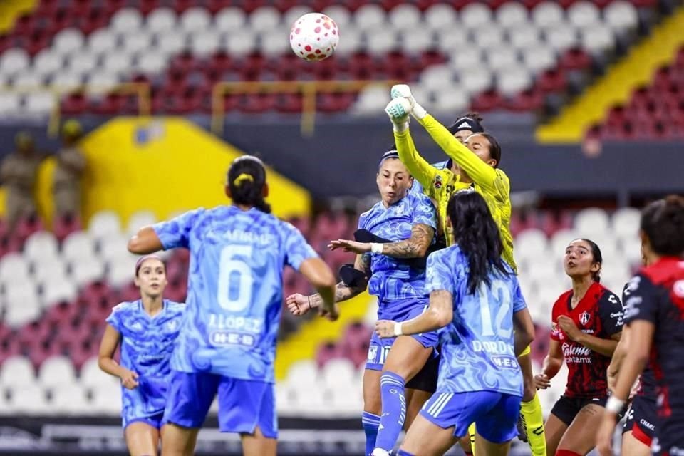 Repasa las imágenes del triunfo de Tigres Femenil sobre las Rojinegras del Atlas.