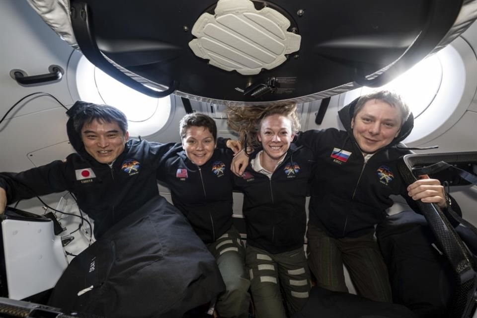 Cuatro astronautas regresaron a la Tierra con ayuda de SpaceX después de viajar a la Estación Espacial Internacional hace cinco meses.
