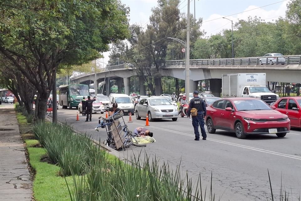 Se desconoce quién fue el responsable de atropellar a la víctima quien, según testimonios de conocidos, se dedicaba a vender garrafones de agua embotellada.