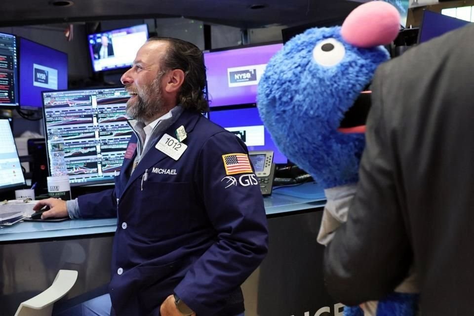 El S&P 500 ganó un 0.44%, a 6 mil 693.96 unidades; el Nasdaq Composite subió un 0.70%, a 22 mil 788.98; y el Promedio Industrial Dow Jones avanzó un 0.14%, a 46 mil 381.54 enteros.