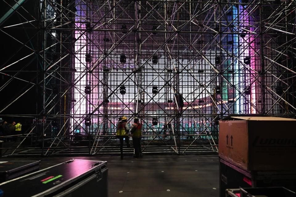 Un equipo de 260 técnicos y un crew cercano a 30 personas trabajó para que cada instrumento, micrófono y visual se sincronizara a la perfección.