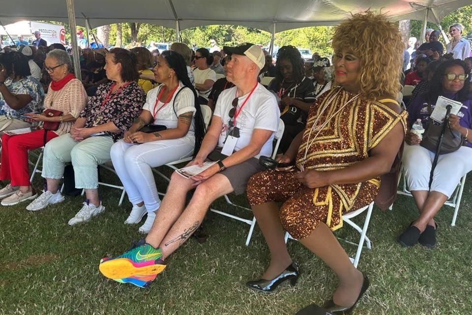La inauguración formó parte de las Jornadas del Patrimonio de Tina Turner, una celebración anual de su infancia en la zona rural de Tennessee, antes de mudarse en su adolescencia.