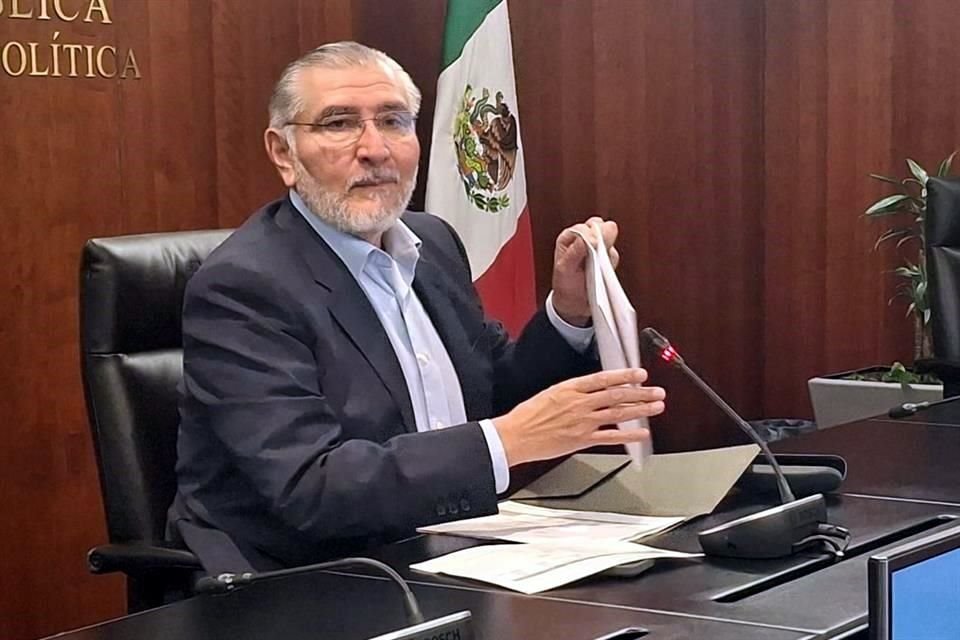 El senador Adán Augusto López aclaró que pagó en  impuestos alrededor de 19 millones de pesos.