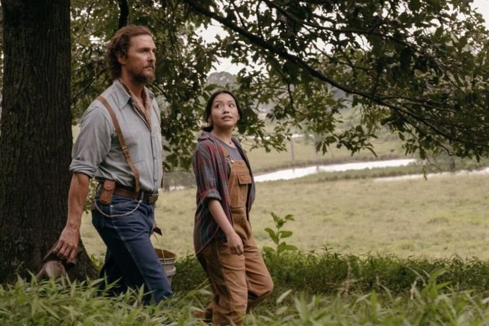 A diferencia de otras de sus cintas, Greengrass le resta tiempo y gravitas a la parte humana, para enfatizar el incendio voraz que se alarga sin fin con un resultado algo abrumador y repetitivo.