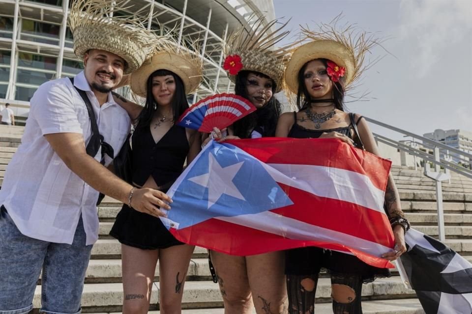 Miles de fans han viajado para los shows de Bad Bunny en Puerto Rico.