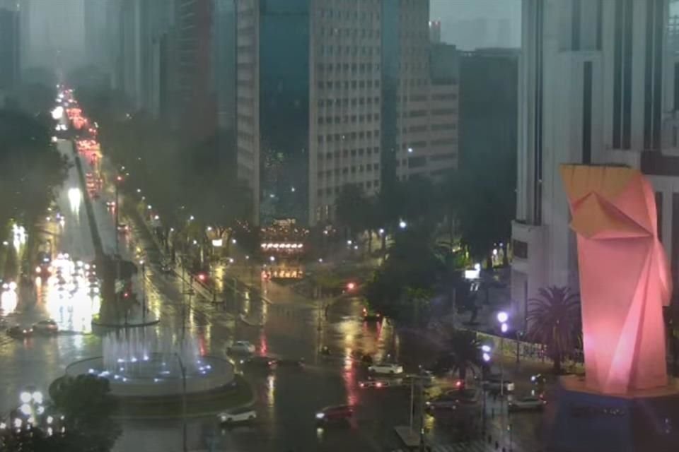 Paseo de la Reforma también registra afectaciones por las lluvias.