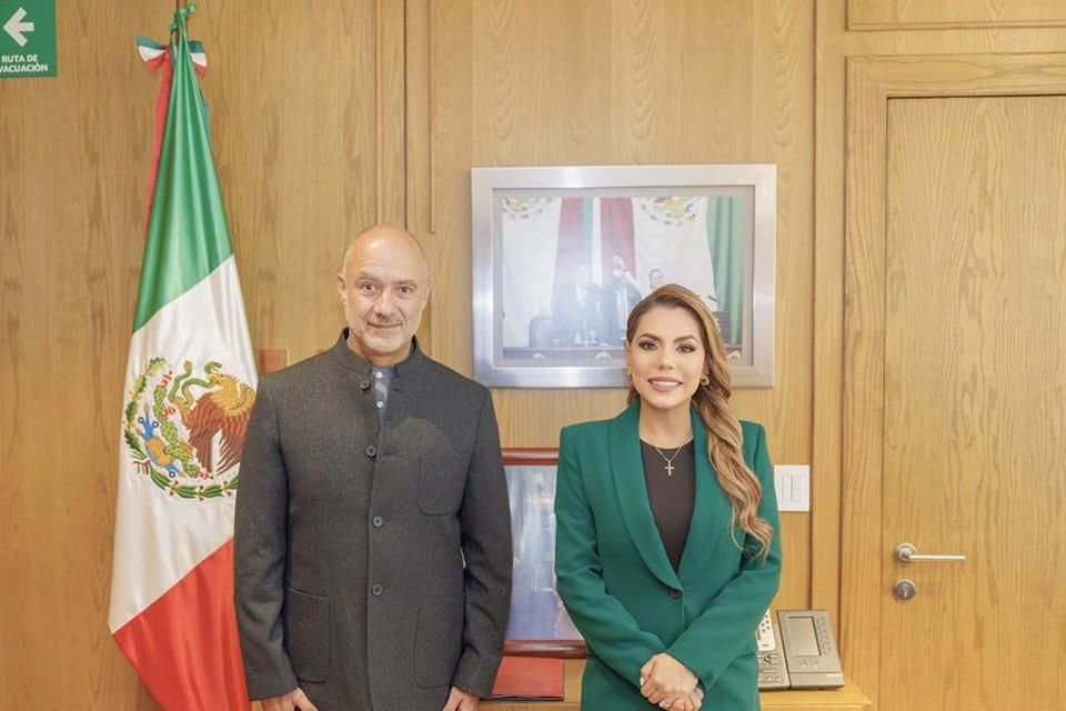 Gestiona Salgado con SICT más proyectos carreteros para Gro.