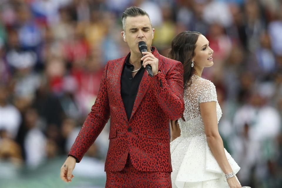 El intérprete explicó que Estambul fue elegida deliberadamente como sede del último concierto de la gira debido a su conexión personal con Turquía.