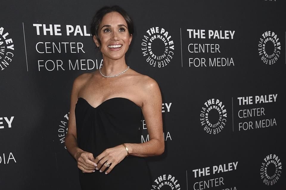 Su debut en primera fila se remonta al desfile de primavera de 2014 de Hervé Léger, y desde entonces ha utilizado estas apariciones para apoyar a diseñadores.