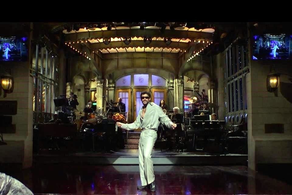 Bad Bunny inauguró la temporada 51 de 'Saturday Night Live' con un monólogo bilingüe que celebró el orgullo latino y su próximo Super Bowl.