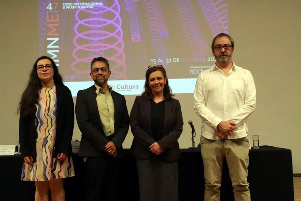 Cristina García, José María Serralde, Haydeé Boetto y José Wolffer (de izq. a der.), durante la presentación del 47 Foro Internacional de Música Nueva Manuel Enríquez (FIMNME).