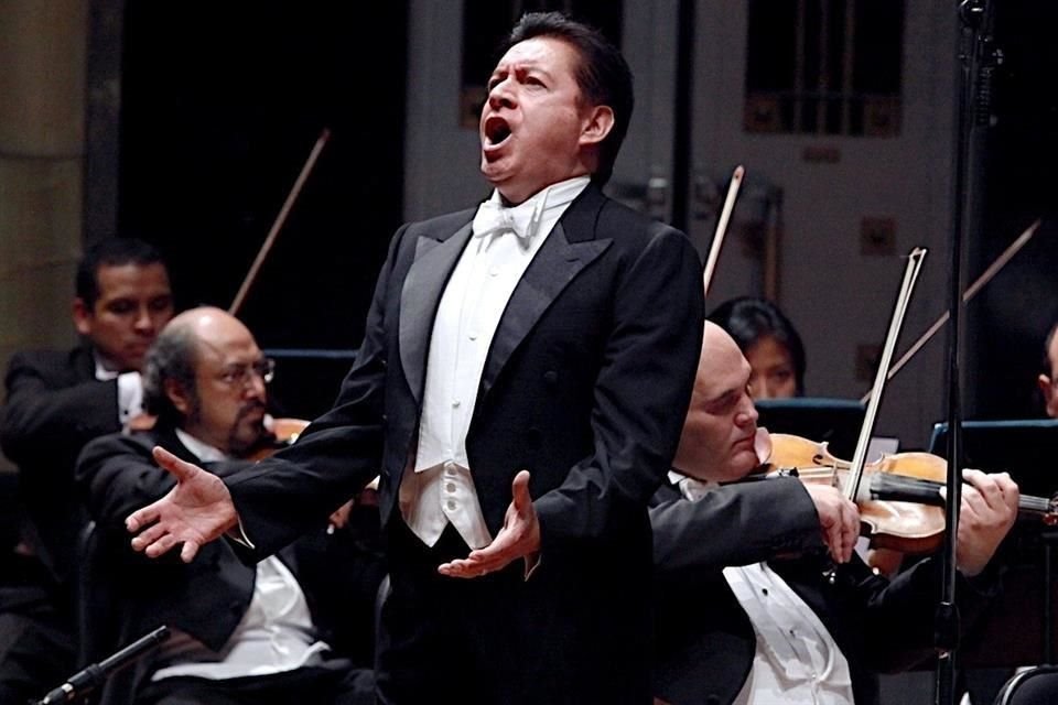 El tenor Francisco Araiza suma medio siglo desde su debut con 'Fidelio', de Beethoven. 'Todo lo decide el destino', afirma a sus 75 años de vida.