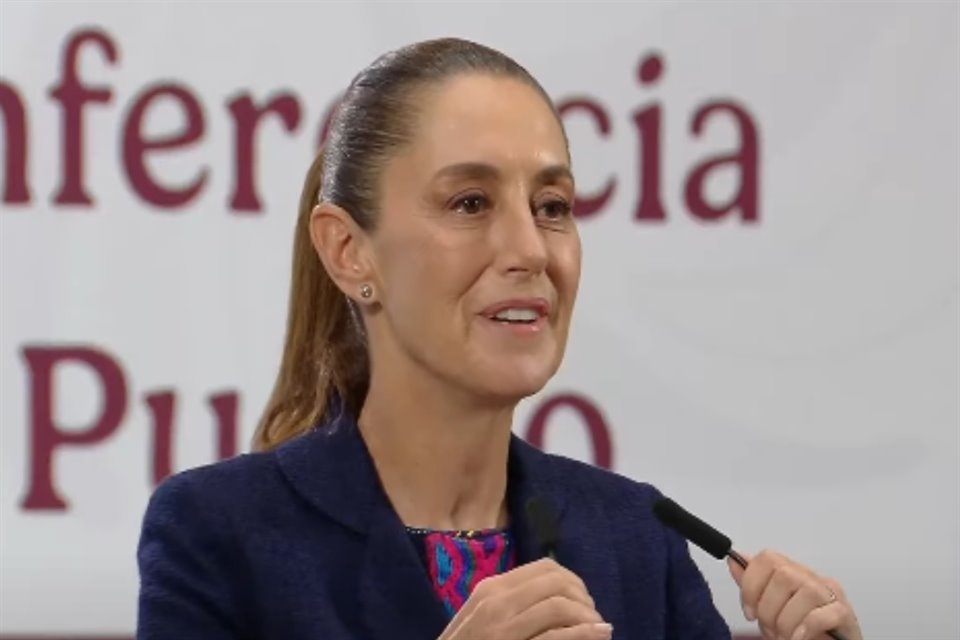 Cuestionada sobre el vuelo en avión privado del senador morenista Gerardo Fernández Noroña, la Presidenta Sheinbaum pidió que él responda.