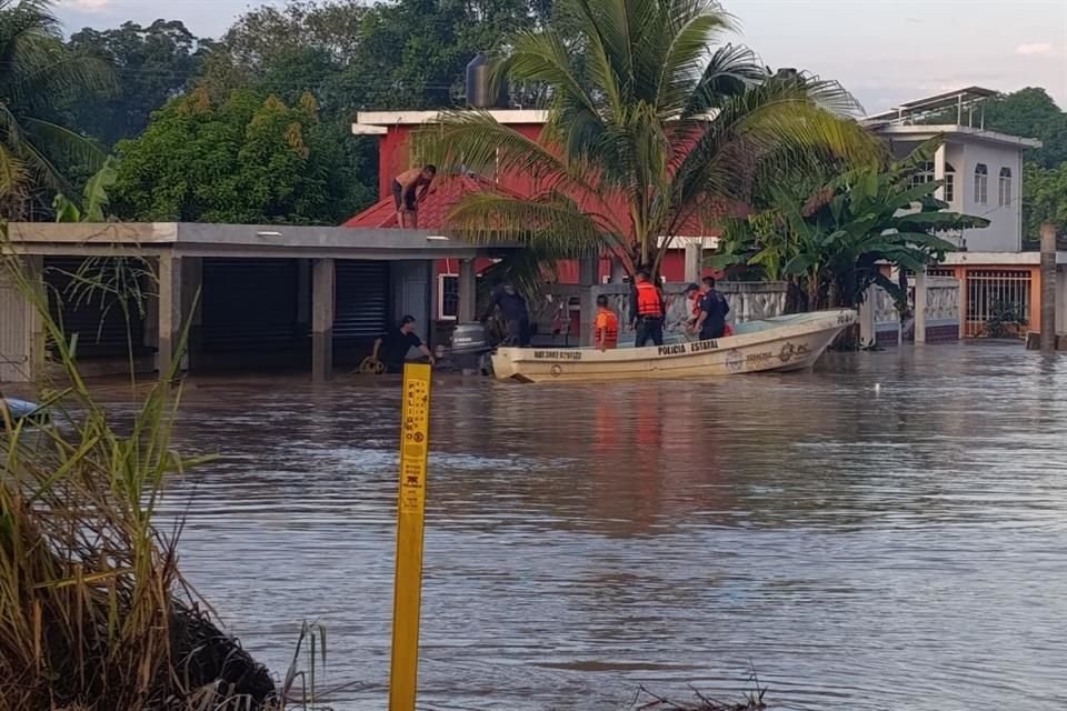Las principales inundaciones se dieron en Poza Rica y en Álamos.
