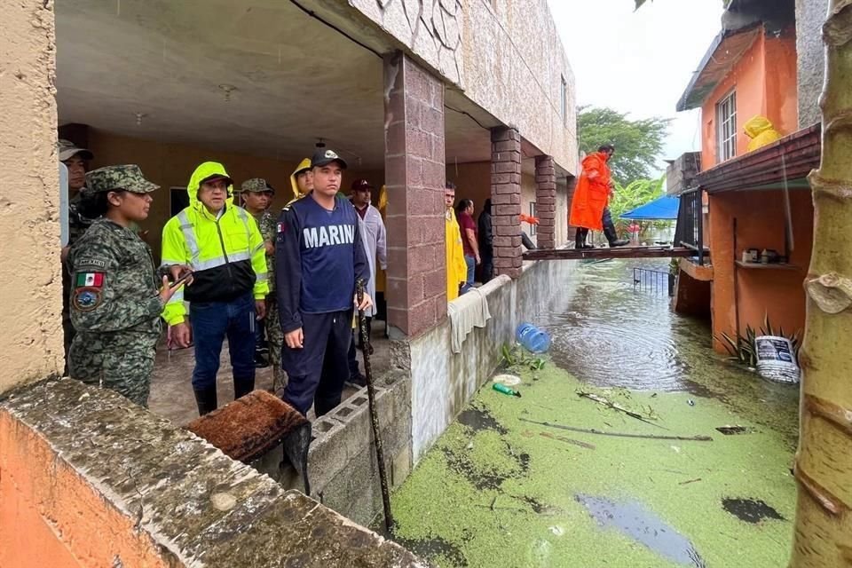 Este viernes se evacuó a 21 personas hacia refugios temporales, sin descartar que la cifra aumente con las avenidas de agua.