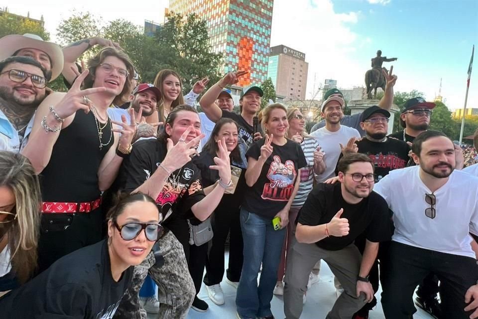 Su familia estuvo presente... y hasta bailaron con Aldito.