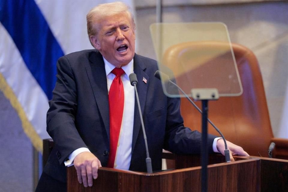 Presidente Trump afirmó en el Parlamento israelí que terminó la 'larga y dolorosa pesadilla' de los últimos dos años en Gaza.