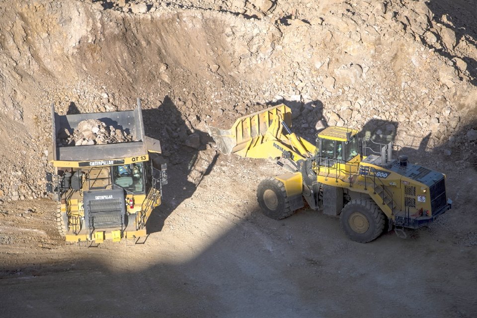 General Motors recibirá los imanes producidos por MP Materials, la mayor minera de tierras raras en EU.