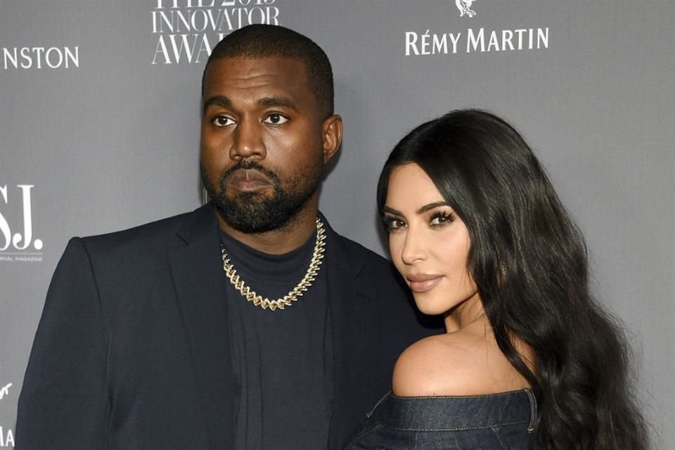Kim Kardashian reveló que su matrimonio con Kanye West fue 'tóxico' y que tuvo que salvarse para ser una mejor madre.