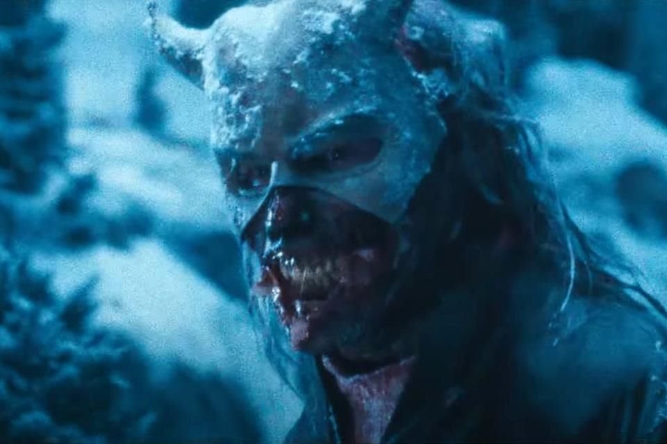 El filme inicia prometedor. un paraje gélido, tan bello como desolado, que sabemos es perfecto para el cultivo de locos y maniáticos.