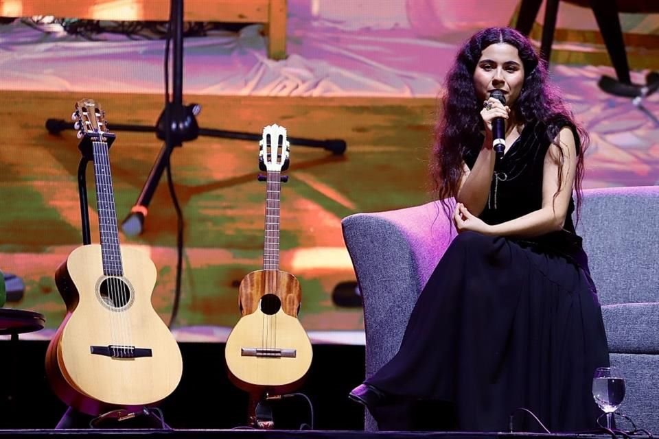 La intérprete de 'Tristeza' lamentó la emergencia que atraviesa Veracruz por las inundaciones tras el desbordamiento de los ríos.