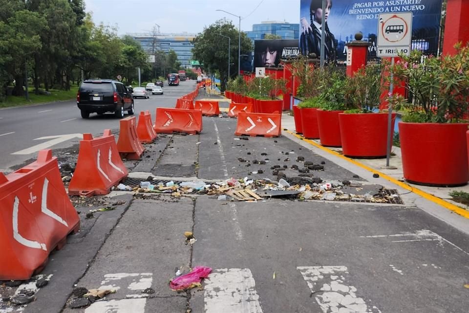 Vecinos aseguran que la fuerza del agua arrastra basura y piedras.