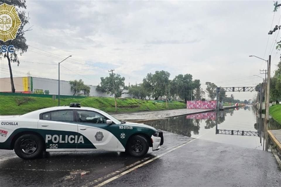 Wegen Überschwemmungen ist der Verkehr auf dem Gran Canal zwischen Eje 3 Norte und San Juan de Aragón in Gustavo A. Madero in beide Richtungen gesperrt.