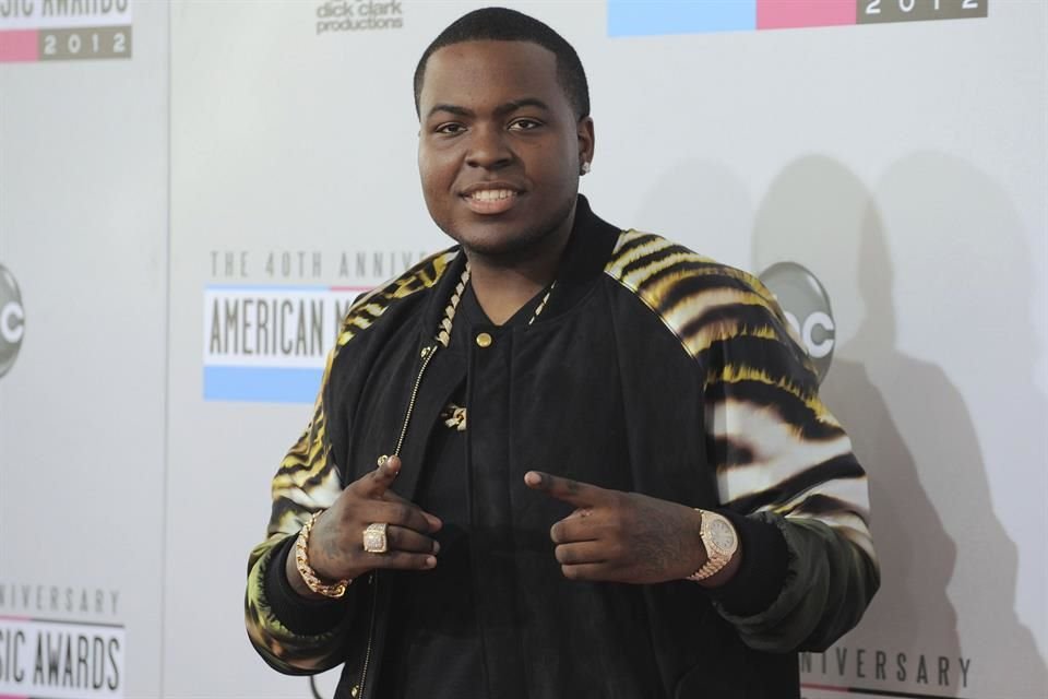 Sean Kingston pide cumplir su condena por fraude electrónico en arresto domiciliario, apoyado en su labor comunitaria y reparaciones.