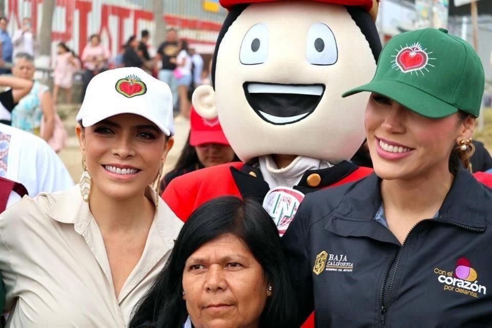 La directora de la Lotería Nacional, Olivia Salomón, y  la Gobernadora Marina del Pilar Ávila hicieron promoción del sorteo.