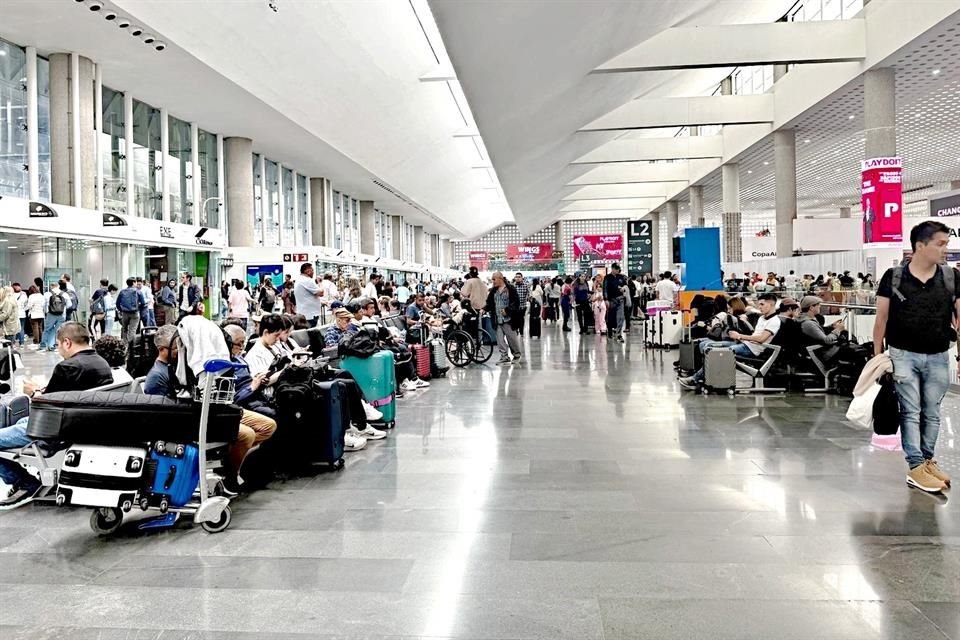 Lluvias afectaron ayer 139 vuelos y a 19 mil 500 usuarios del AICM.