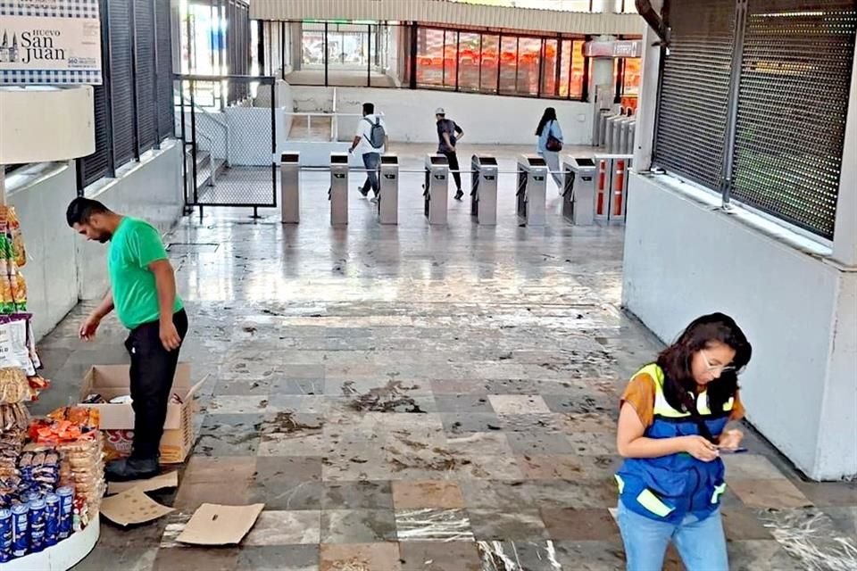 Al medio día, el agua había sido desahogada.