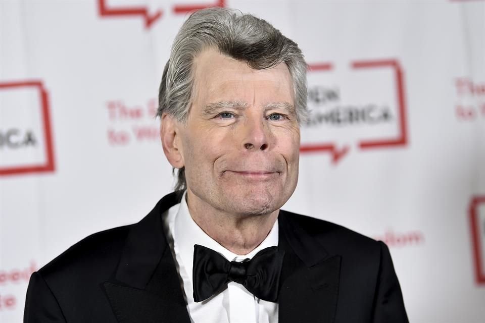 Stephen King afirma que Donald Trump es 'una historia de terror' y que el buen final sería su retiro, evitando un tercer mandato.
